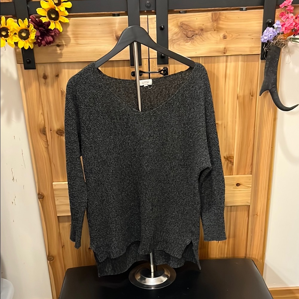 LA MIEL Charcoal V-Neck Sweater